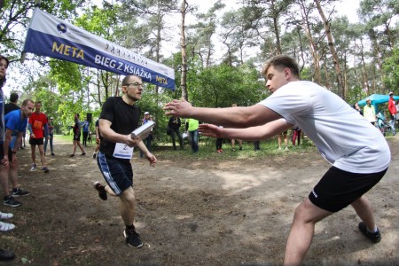 Bieg z książką 2019 - sztafeta [fot. Andrzej Romański]